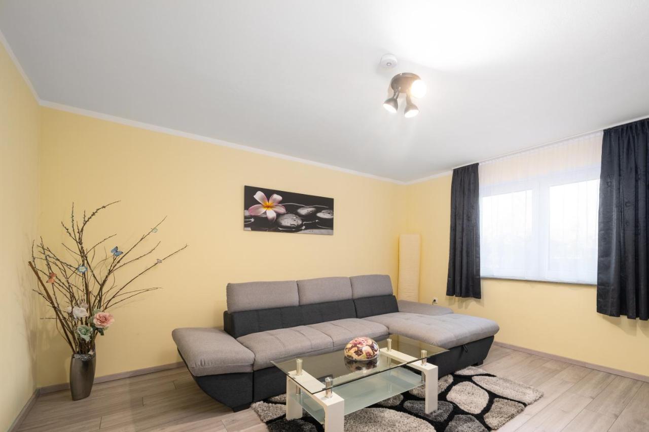 Familienfreundliche 3-Zimmer-Ferienwohnung Saal Exterior foto